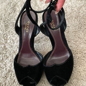 Gucci velvet heels 36.5